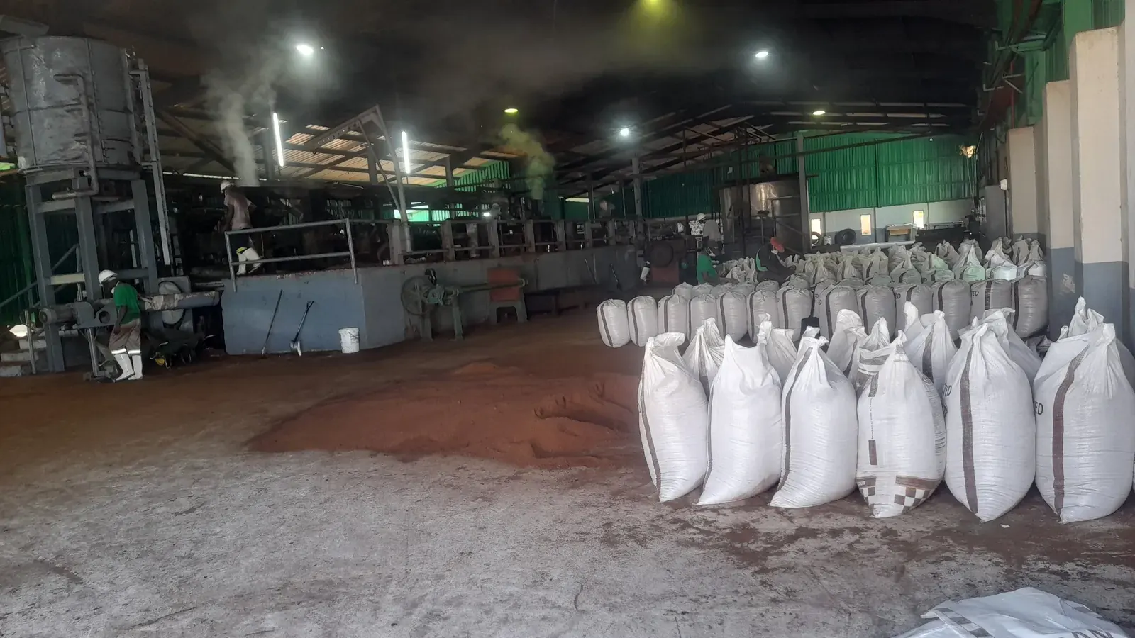 Sacos de copra no armazém